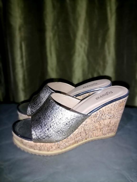 Figlia Wedge Sandals, Women's Fashion, Footwear, Wedges on Carousell