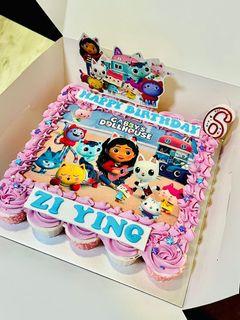 Gabby’s dollhouse cupcakes cake