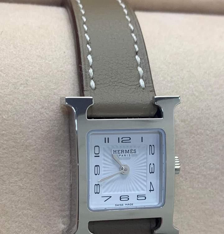Hermes Etoupe watch (Category: Luxury Watches) located in Quezon City. Submitted by authenticandluxury_bags (Listing ID 1142680501, Image 3). Description: SALE 🎉🎉🎉 Gift for her this V day !!! BN H watch ladies ✅✅ From 188k ❌❌❌ Now selling fast deal at P158k only 😍 Manila on hand for fast transaction viber me or Whatsapp 09064300195.