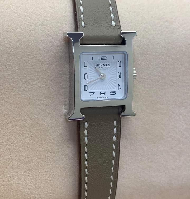 Hermes Etoupe watch (Category: Luxury Watches) located in Quezon City. Submitted by authenticandluxury_bags (Listing ID 1142680501, Image 2). Description: SALE 🎉🎉🎉 Gift for her this V day !!! BN H watch ladies ✅✅ From 188k ❌❌❌ Now selling fast deal at P158k only 😍 Manila on hand for fast transaction viber me or Whatsapp 09064300195.