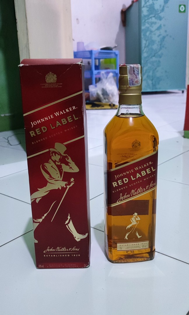 Johnnie walker (red label) minuman, Makanan & Minuman ...