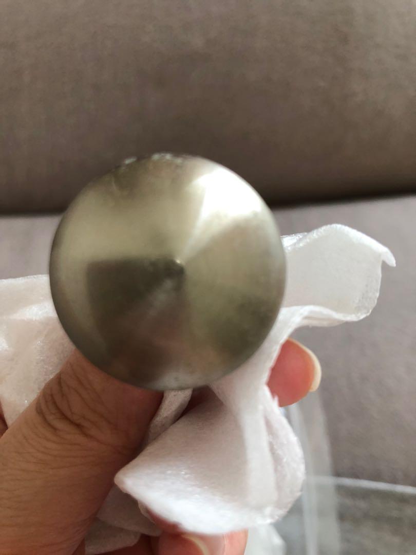 Knobs for cabinets (Category: Bathroom & Kitchen Fixtures) located in Singapore. Submitted by memeleee (Listing ID 1142540426, Image 2). Description: A total of 6 stainless steel knobs Quite heavy and good quality Can be used in kitchen or bathroom cabinets Excel brand Can use baking soda and vinegar to make it more shiny Self collect at Punggol .