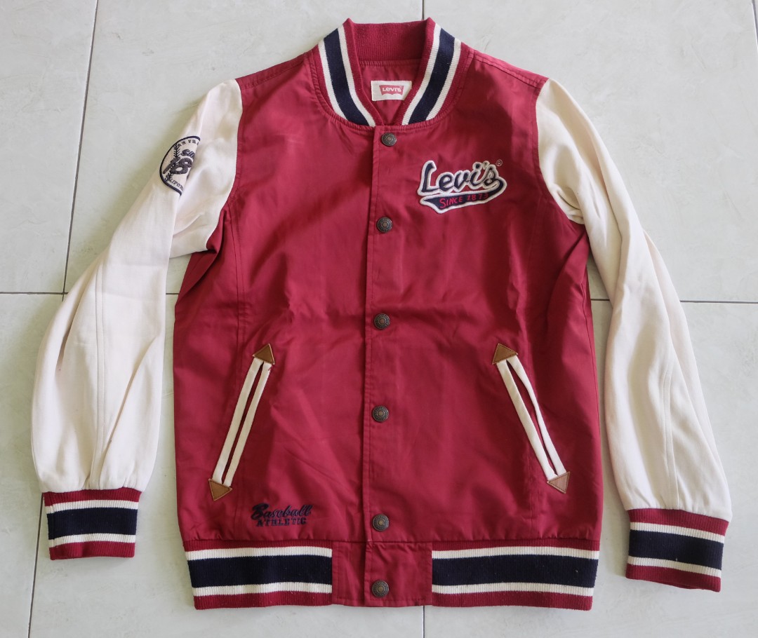Levis Varsity, Fesyen Pria, Pakaian 