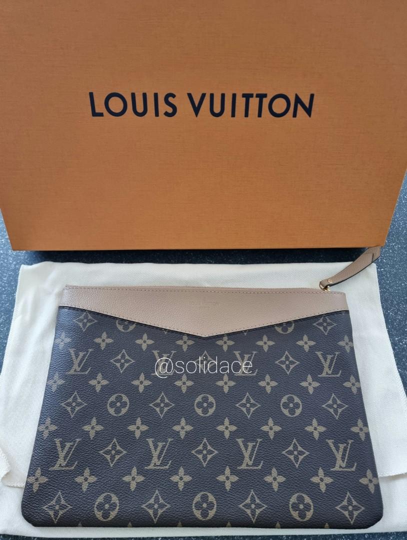 Louis Vuitton M64591 Daily Pouch Monogram Canvas Sesame