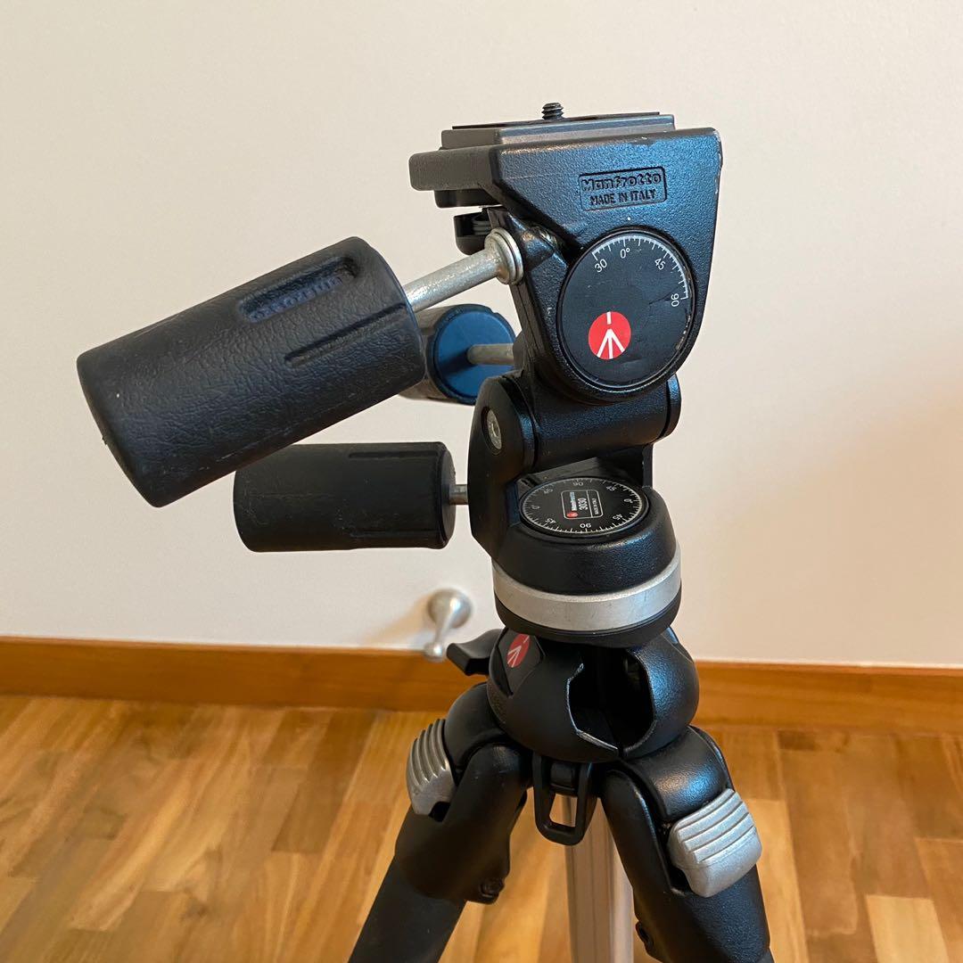 Manfrotto 3001 PRO Tripod with Manfrotto Bogen 3030 3Way Swivel Head