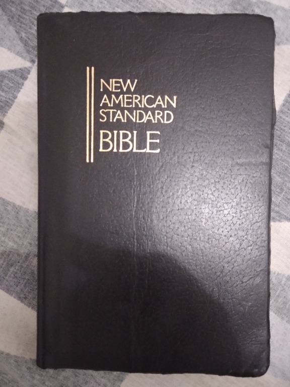 New American Standard Bible, Hobbies & Toys, Books & Magazines