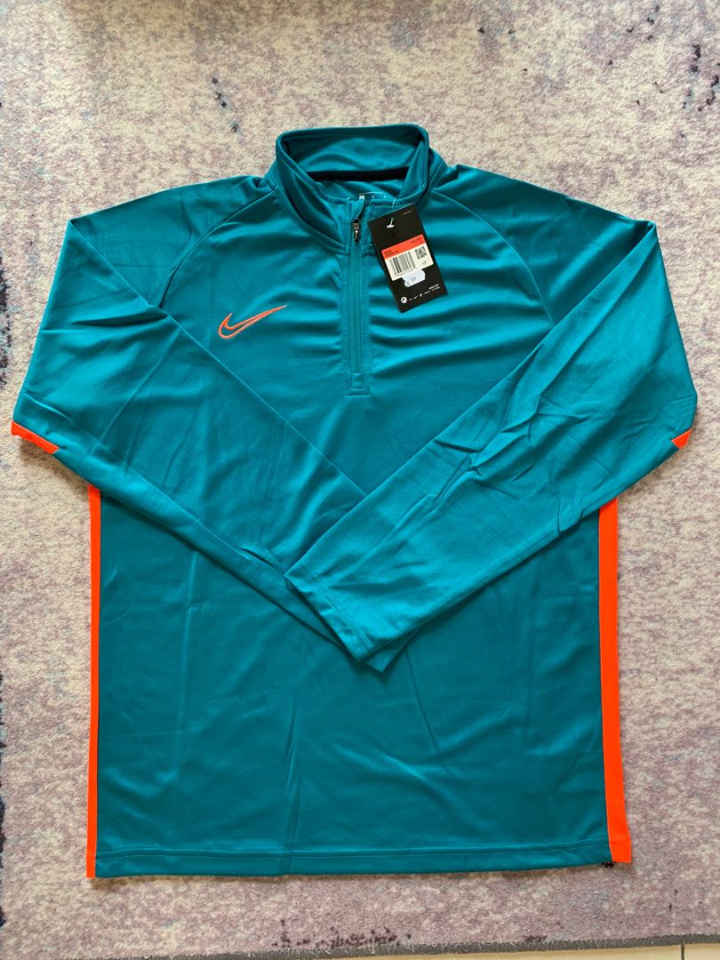 Nike Running Jacket, Men's Fashion, Activewear on Carousell