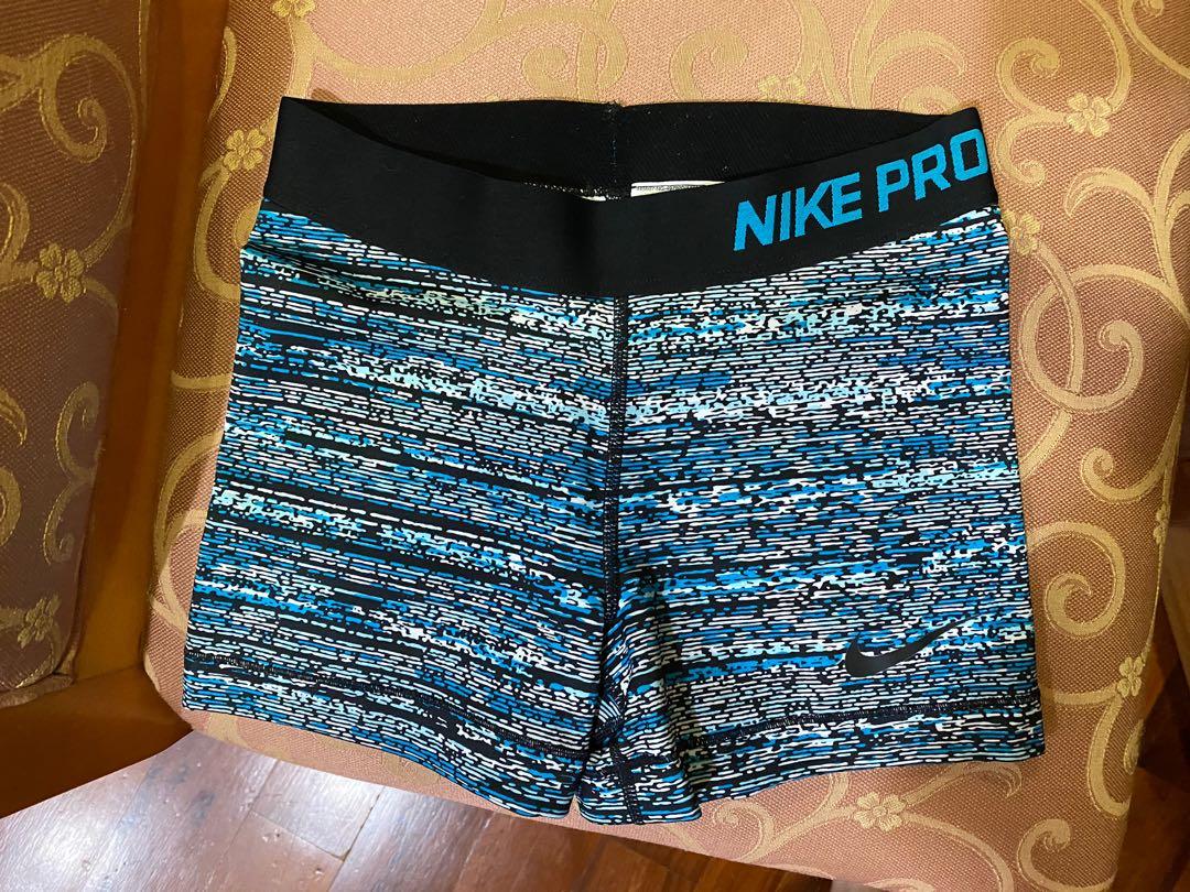 Nike pro patterned shorts deals