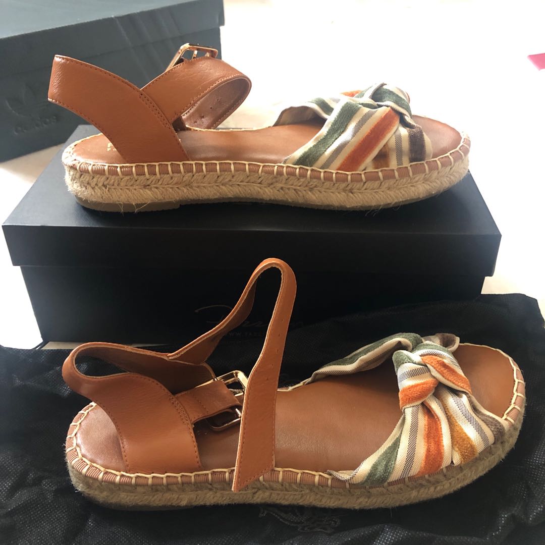 Pazzion Shoes, Women's Fashion, Footwear, Sandals on Carousell