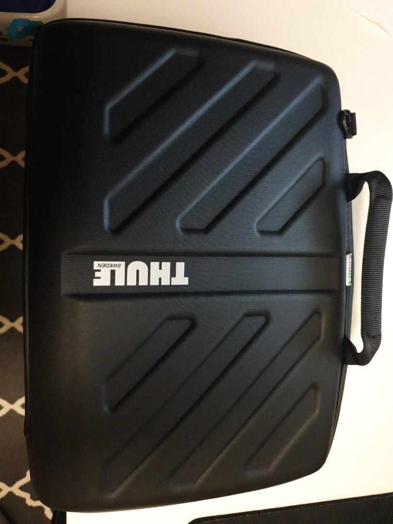 thule 15in gauntlet bag