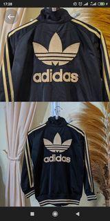 tracktop adidas big logo