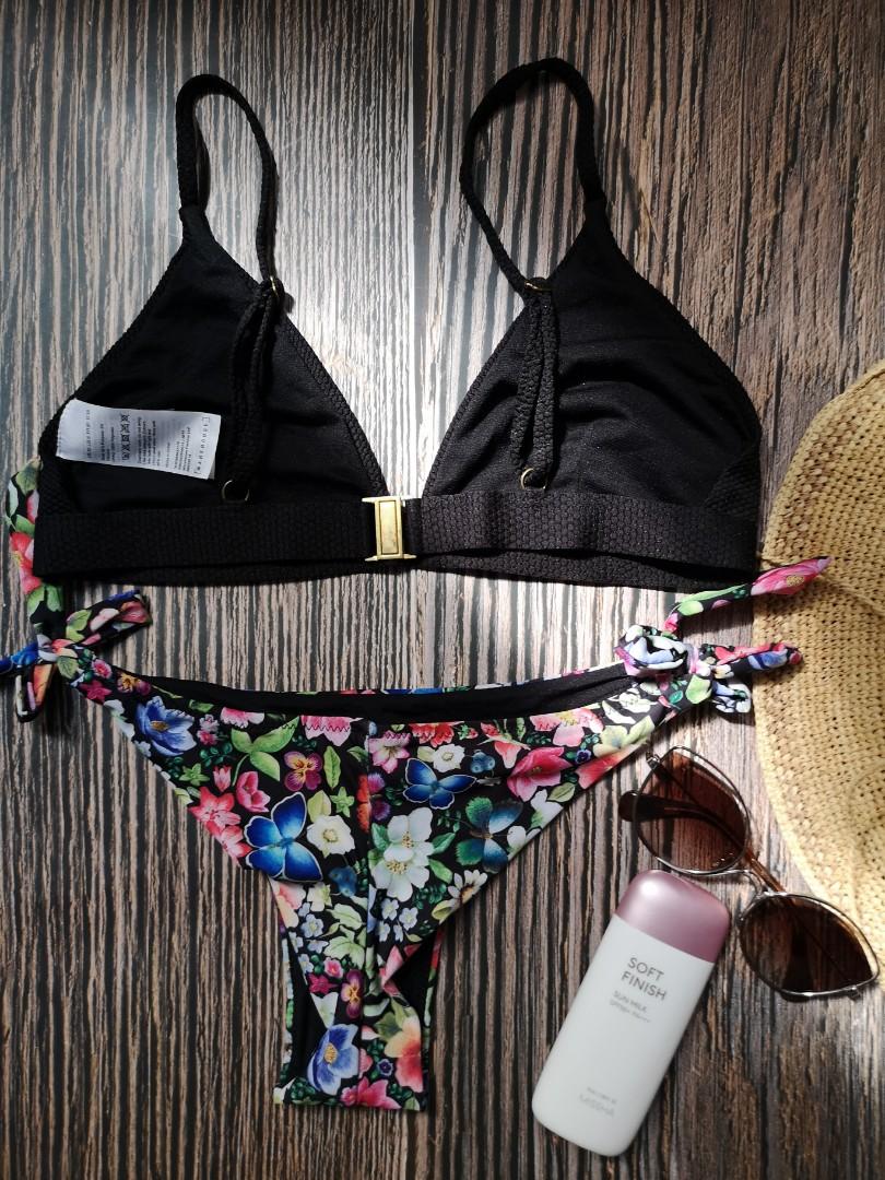 Triangle bikini (Category: Bikinis & Swimsuits) located in Quezon City. Submitted by beachybabe (Listing ID 1142616306, Image 2). Description: No pads Warehouse top and Rae bottom both US brand Triangle string bikini set.