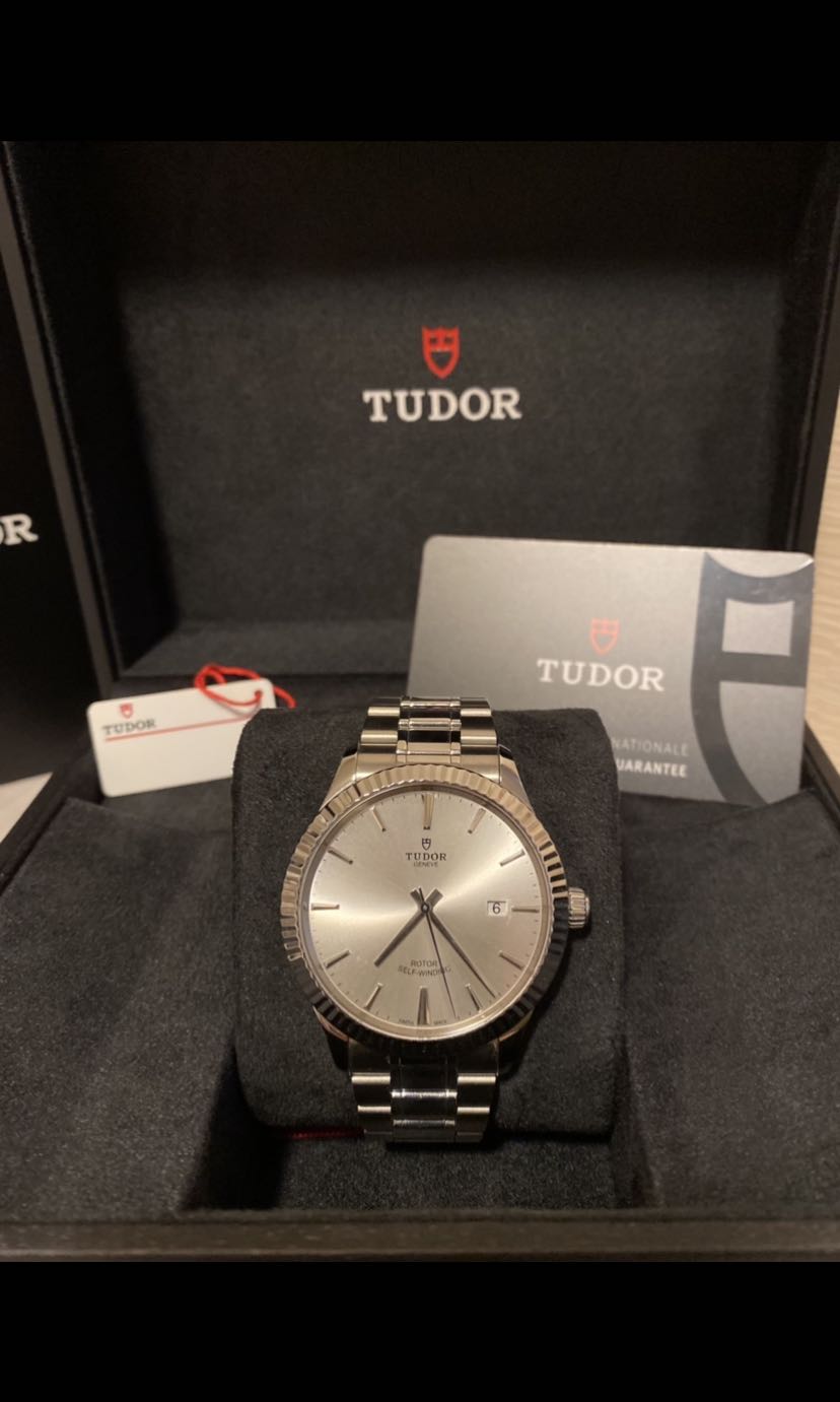 tudor style fluted bezel