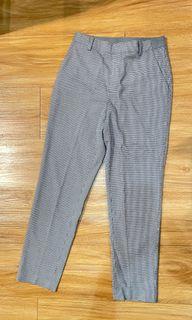 Celana chino Uniqlo 