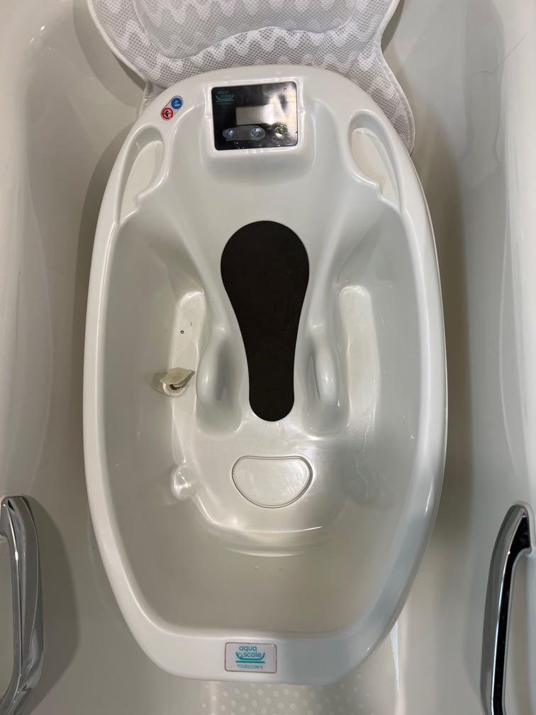 Aqua Scale bath tub, Babies & Kids, Bathing & Changing, Bathtub & Bath