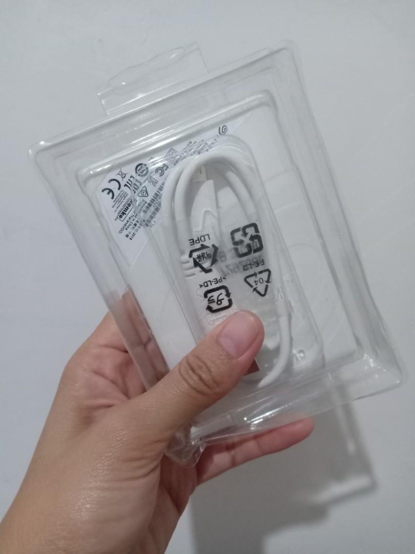 Repriced!!! Authentic Seagate 1tb External Drive (Category: Hard Disks & Thumbdrives) located in Caloocan City. Submitted by deklaterer (Listing ID 1146458469, Image 3). Description: Good as new Bought at Octagon around 2017 used only to store few series and movies, di na nasaksak/nagamit after..