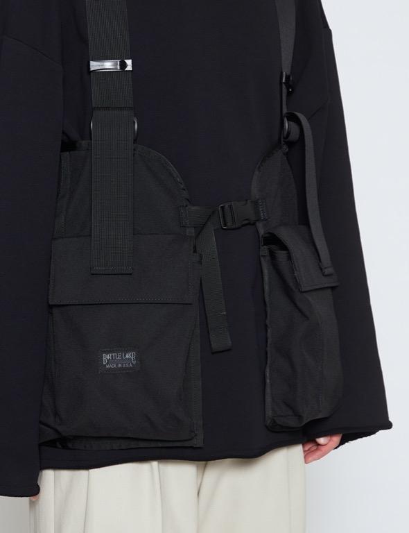 BATTLE LAKE BLACK GAME VEST, 男裝, 上身及套裝, 背心- Carousell