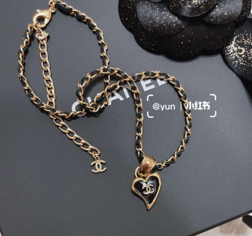 Reserved) BNIB Chanel 22P 🖤 Necklace 爱心 项链, Luxury