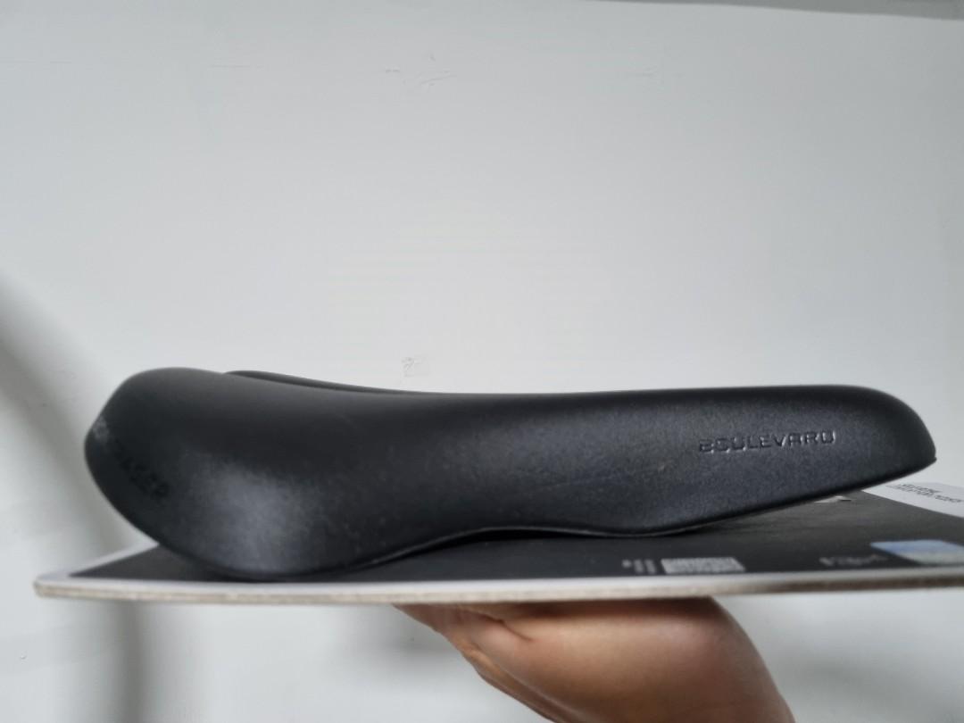 BONTRAGER BOULEVARD BIKE SADDLE, Sports Equipment, Bicycles & Parts