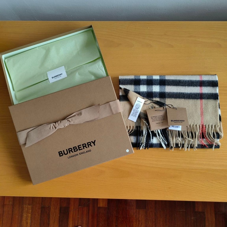 Burberry scarf gift box hot sale