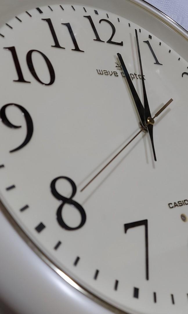 Casio Wave Ceptor 13 inch wall clock, Furniture & Home Living, Home