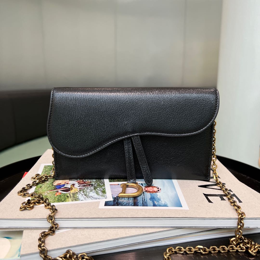 Dior saddle Wallet on chain, Luxury, Bags & Wallets on Carousell