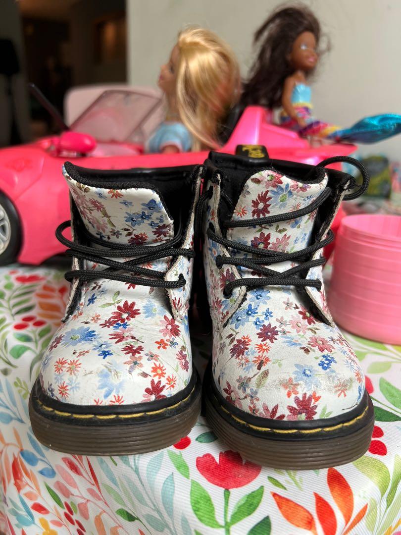 Dr martens kids deals size 2