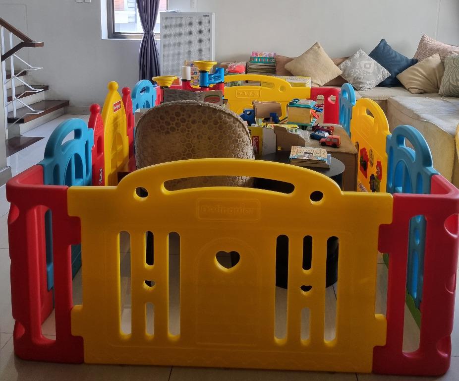 Dwinguler Playpen Castle, Babies & Kids, Infant Playtime on Carousell