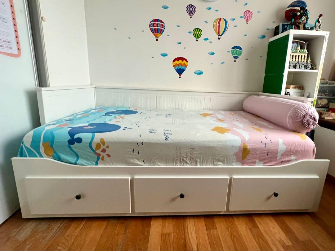 IKEA Hemnes daybed frame with 3 drawers, Furniture & Home Living