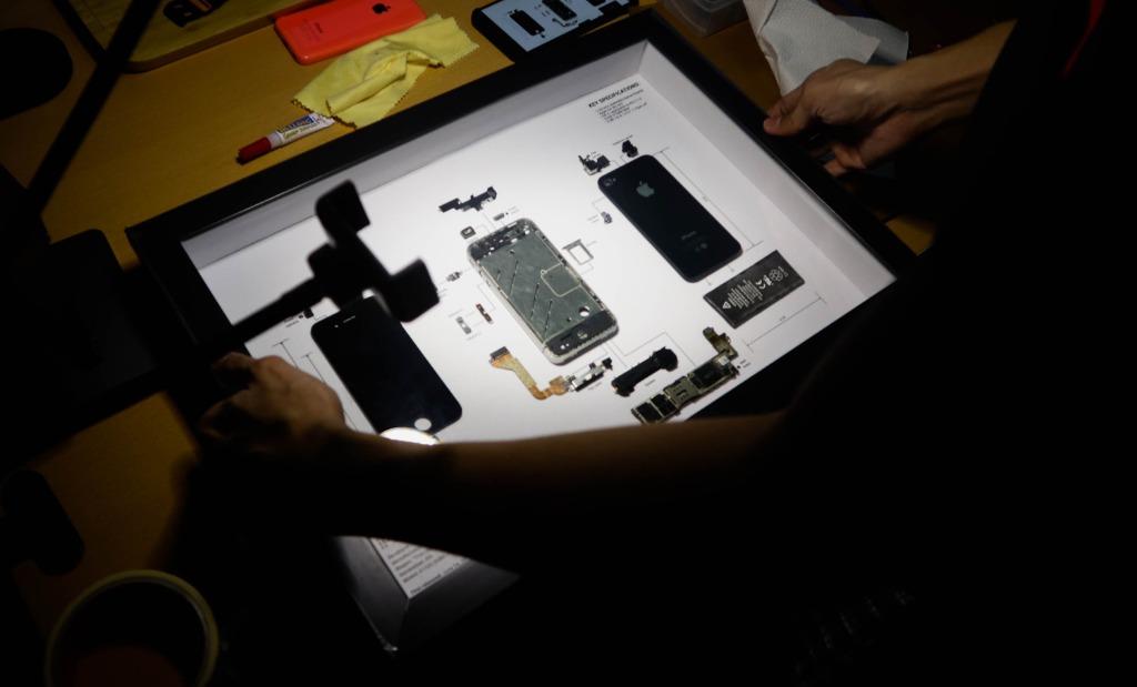 iPhone 4 (Framed iPhone) Art piece (Category: Others) located in Valenzuela. Submitted by thatrarethingph (Listing ID 1146411337, Image 2). Description: Introducing TECHFrame our latest project which aims to immortalize old tech gadgets that we loved and changed our lives forever. We carefully disassemble each parts to make it a work of art and a piece of history. We started with the iPhone 4 and we are planning to add more devices in the future.