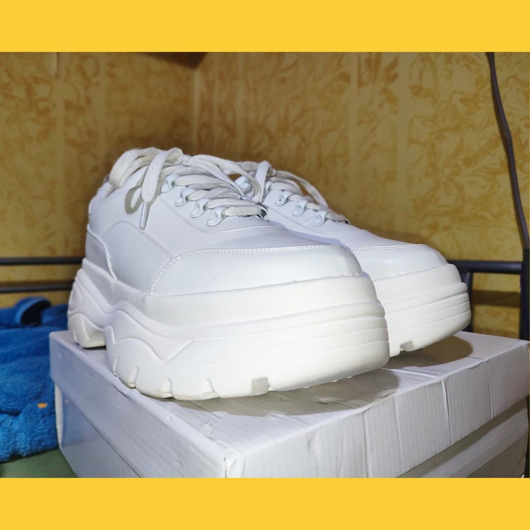 KOI FOOTWEAR SIZE 4142 CHUNKY WHITE SHOES SAME AS JENNIE OF BLACKPINK