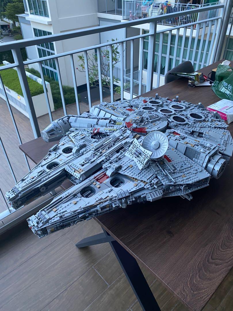 LEGO star wars ultimate millennium Falcon 75192 and coffe table