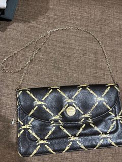 (Category: ) located in . Submitted by dmaker_closet (Listing ID 1146473222, Image 1). Description: .
