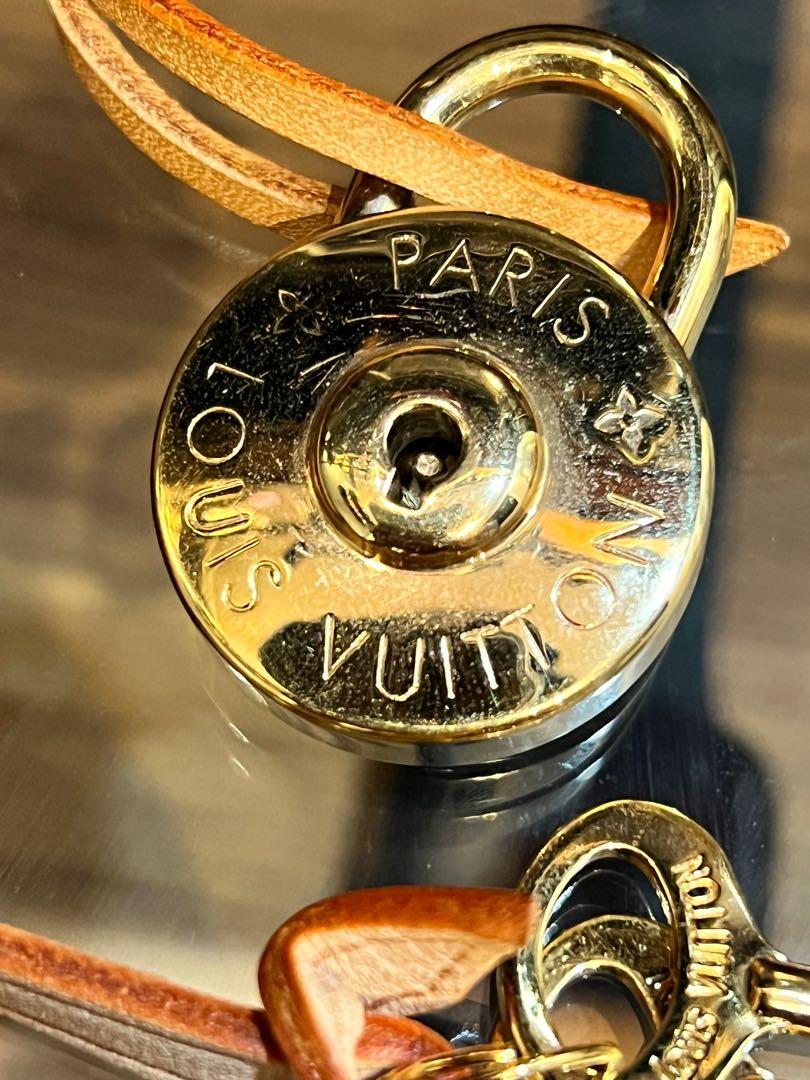 LV clochette key lock bell (Category: Luxury Accessories) located in Cavite. Submitted by rraaa32 (Listing ID 1146504110, Image 3). Description: Check photos for condition. No more inclusion.
