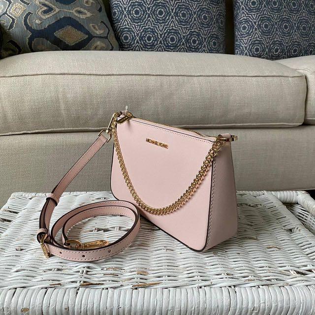 Michael kors medium zip pouch hotsell