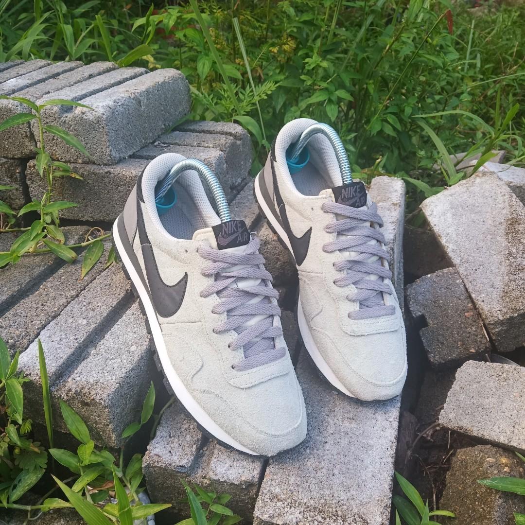 Nike air pegasus hotsell 83 leather