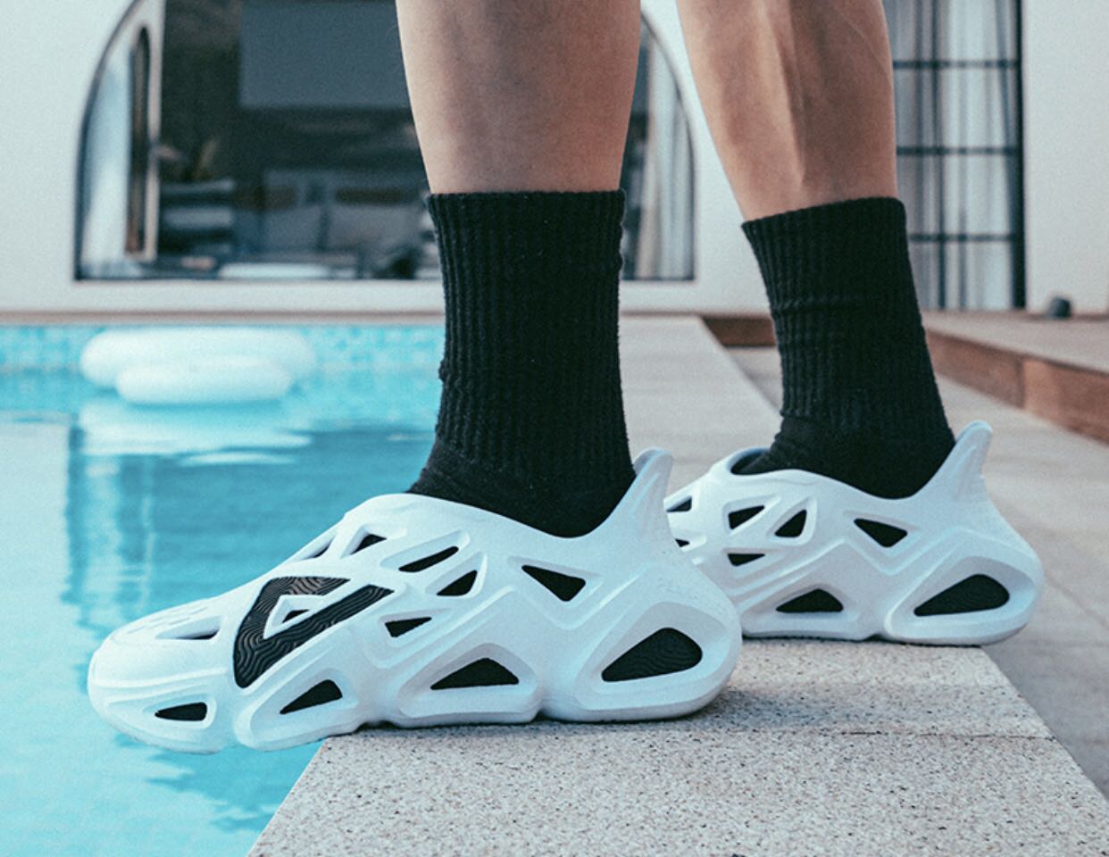 Peak sandals Men s Fashion Footwear Flipflops and Slides on Carousell