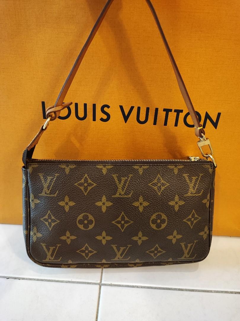 Preloved authentic Louis Vuitton LV mini pochette accessories damier azur,  Luxury, Bags & Wallets on Carousell