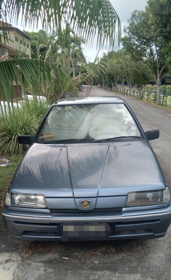 Iswara sedan