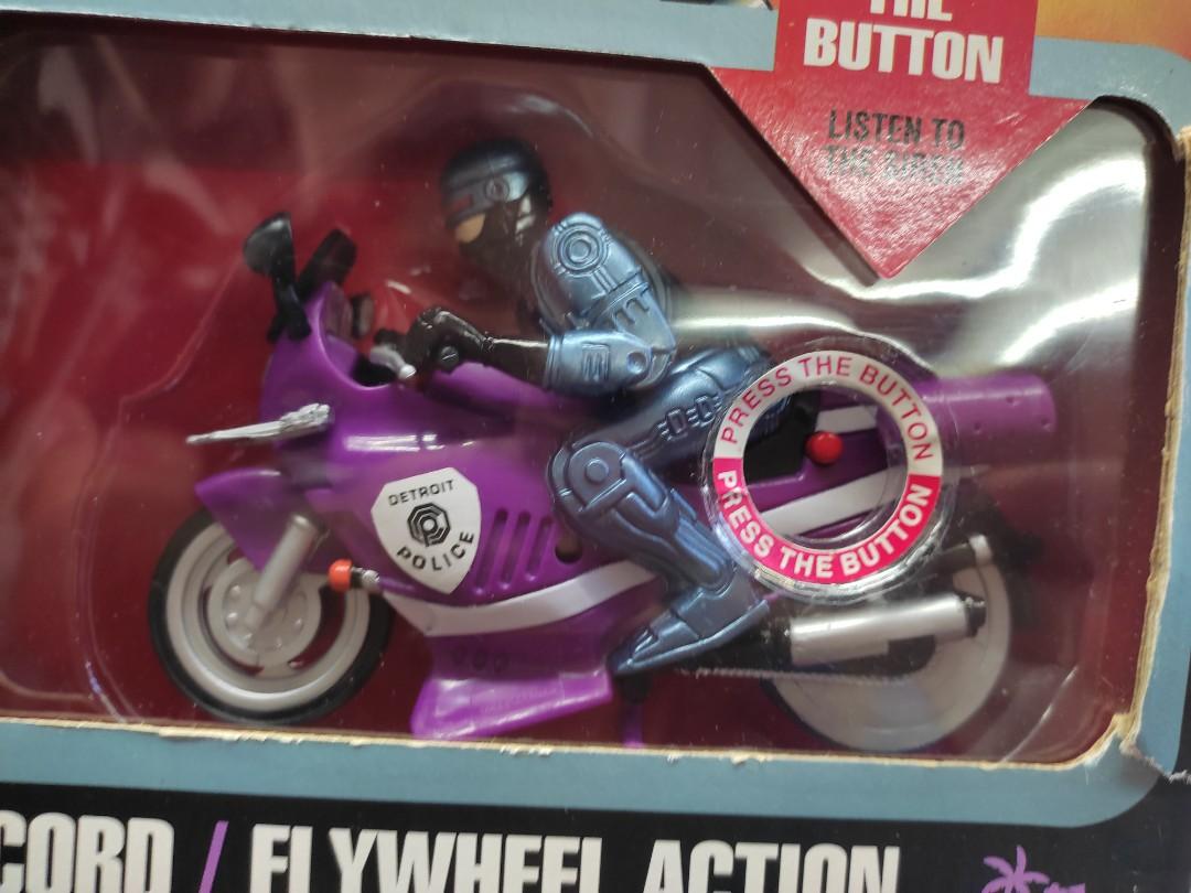 Robocop (Category: Vehicle & Diecast Models) located in Manila. Submitted by borts (Listing ID 1146372103, Image 3). Description: robocop jetcycle misb by toy island.