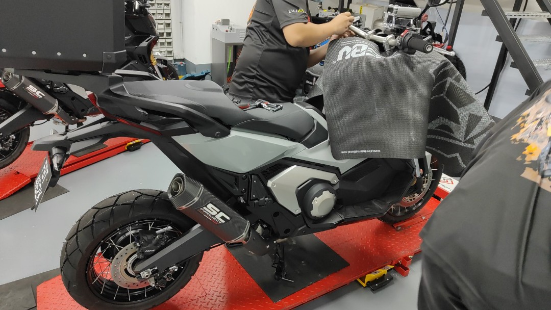 SC project . HONDA X ADV 750 2021 SC1 S CARBON MUFFLER