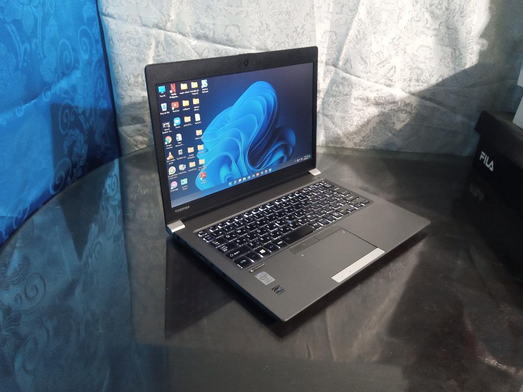 TOSHIBA SLiM LAPTOP CORE I5 4TH GEN wit CAM WIFI LIGHTED KEYBOARD