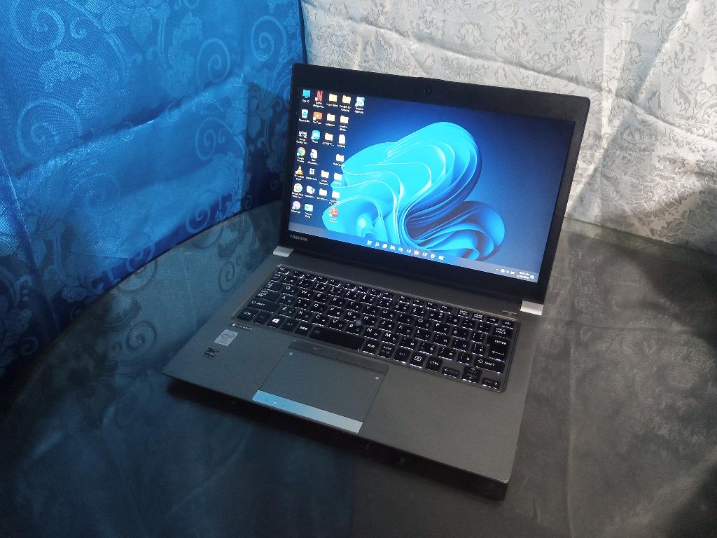 TOSHIBA SLiM LAPTOP CORE I5 4TH GEN wit CAM WIFI LIGHTED KEYBOARD