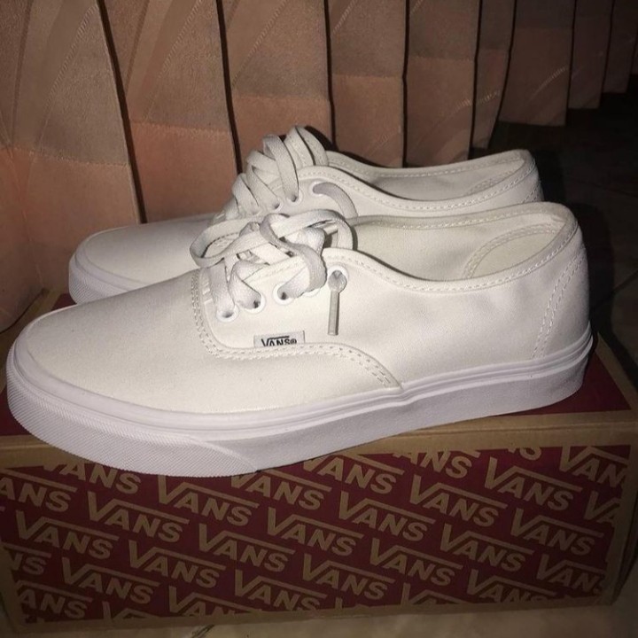 Vans authentic putih 2025