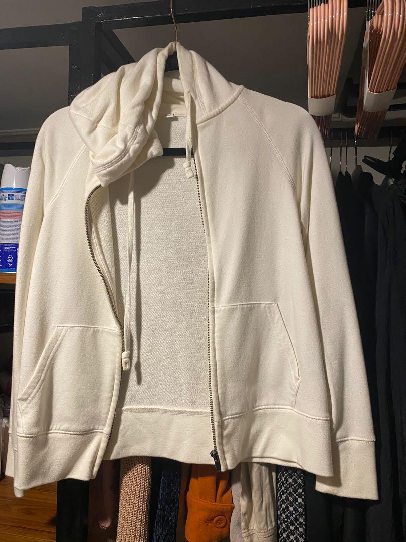 White Uniqlo Hoodie Jacket (Category: Coats, Jackets and Outerwear) located in Quezon City. Submitted by bobbiebear (Listing ID 1146509327, Image 1). Description: Used once but has a small not noticeable stain as seen in pic. Don’t use it talaga kasi it’s a little small on me. Bought in Uniqlo UPTC. Tag says M but fits S in my opinion. MOP: GCash/BPI bank transfer MOD: Courier booked by buyer (pin: vista real classica clubhouse) or Abest delivery