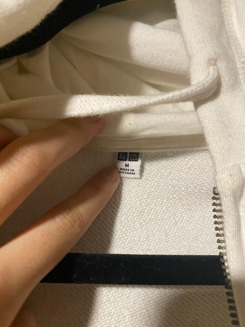 White Uniqlo Hoodie Jacket (Category: Coats, Jackets and Outerwear) located in Quezon City. Submitted by bobbiebear (Listing ID 1146509327, Image 3). Description: Used once but has a small not noticeable stain as seen in pic. Don’t use it talaga kasi it’s a little small on me. Bought in Uniqlo UPTC. Tag says M but fits S in my opinion. MOP: GCash/BPI bank transfer MOD: Courier booked by buyer (pin: vista real classica clubhouse) or Abest delivery