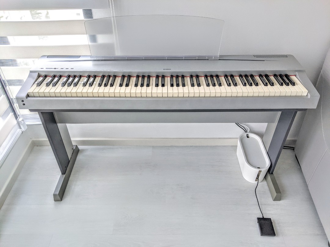 Yamaha Electronic Piano P70 (Silver), Hobbies & Toys, Music & Media