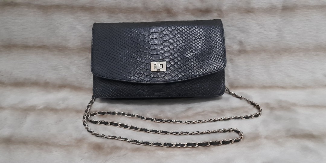 Bana bana shop sling bag