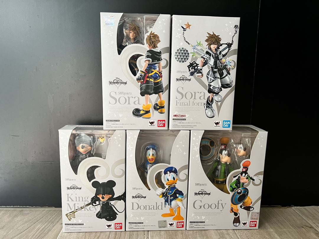 TAMASHII NATIONS Bandai SHFiguarts King Mickey Kingdom Hearts II (  Exclusive) Action Figure