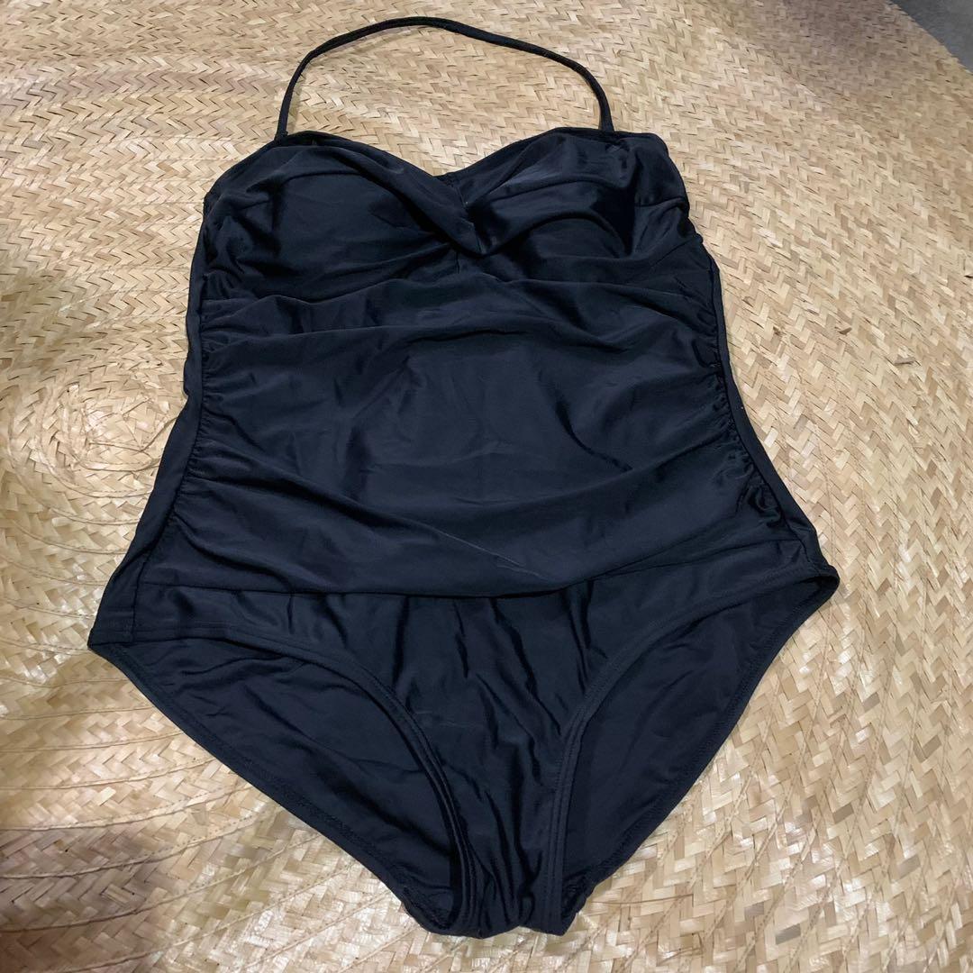 Black one piece (Category: Bikinis & Swimsuits) located in Marikina City. Submitted by nickaaa (Listing ID 1148200665, Image 2). Description: Medium-large Stretchy fabric Swim club brand Super nakakasexy .